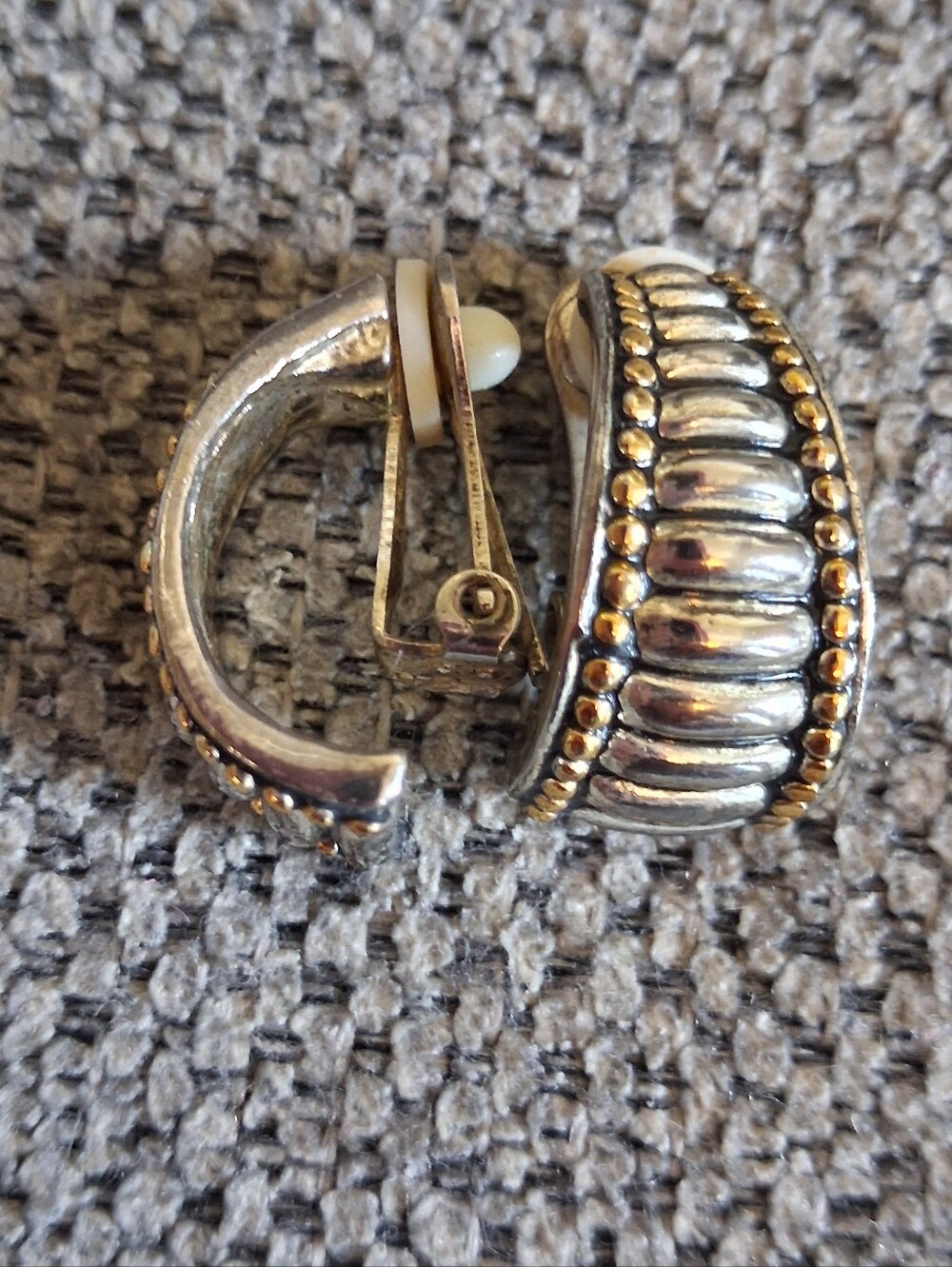 Vintage Two-Tone Ribbed Hoop Earrings - Silver & Gold - Picture 3 of 6